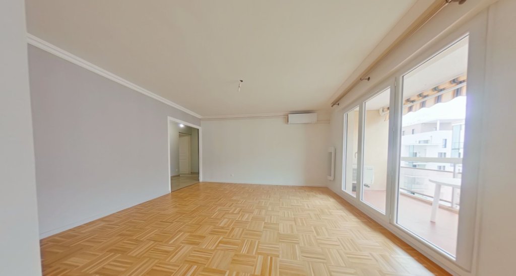 Appartement à louer, 4 pièces, 90 m², Lyon 8eme Arrondissement