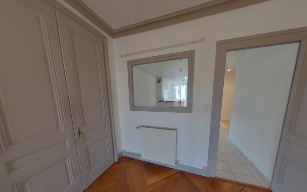 T2 au 5ème étage avec Balcon // Rue DUQUESNE 69006 Lyon - Photo 5