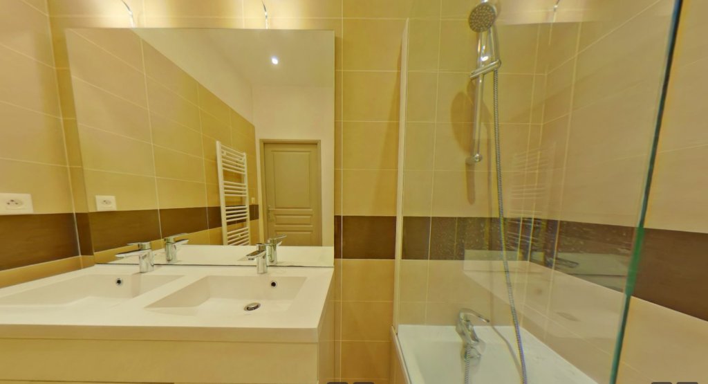 APPARTEMENT T3 // TASSIN LA DEMI LUNE - Photo 5