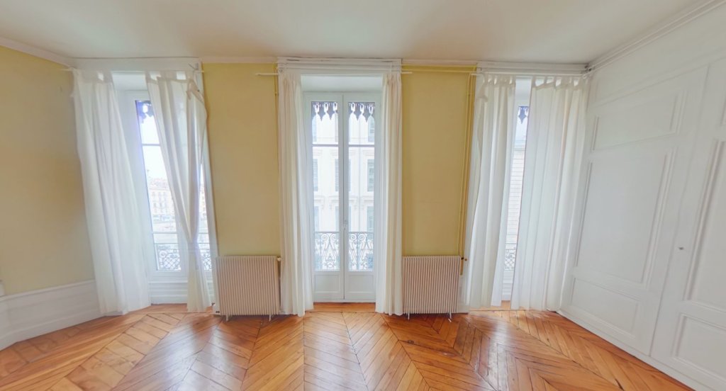 Appartement à louer, 4 pièces, 111 m², Lyon 5eme Arrondissement