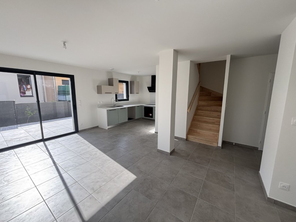 Maison à louer, 5 pièces, 90 m², Montanay