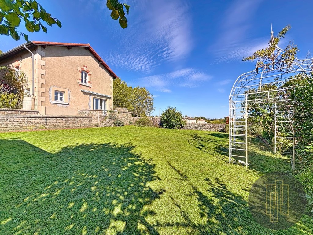 Saint Etienne des Oullières - Maison de famille-