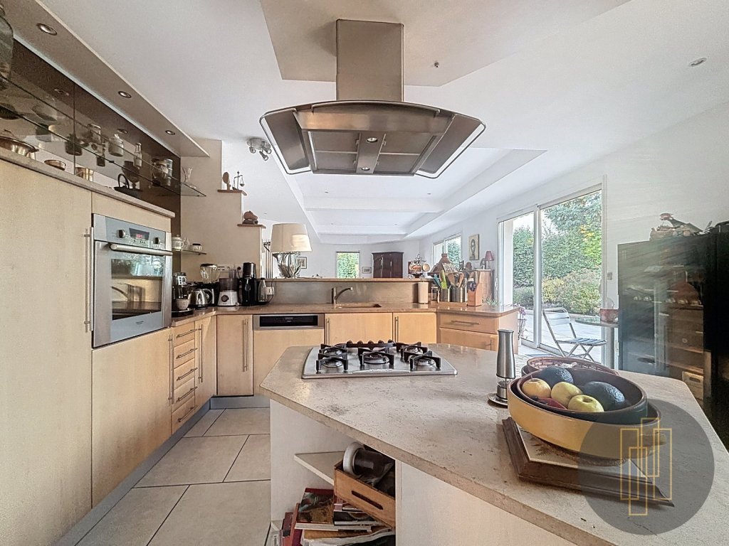 Maison contemporaine 190M² de plain-pied – 5 chambres + bureau – Garage double – Quartier prisé Centre Gleizé - Photo 5