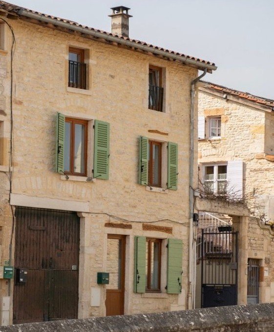 CENTRE LUCENAY - MAISON DE VILLAGE AVEC TERRASSE - 140 m²