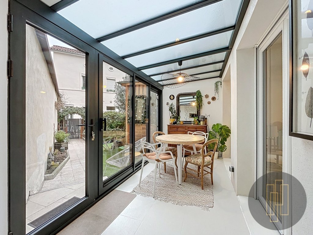 Rare à Charpennes - Villeurbanne : Maison avec jardin et stationnement - Photo 4