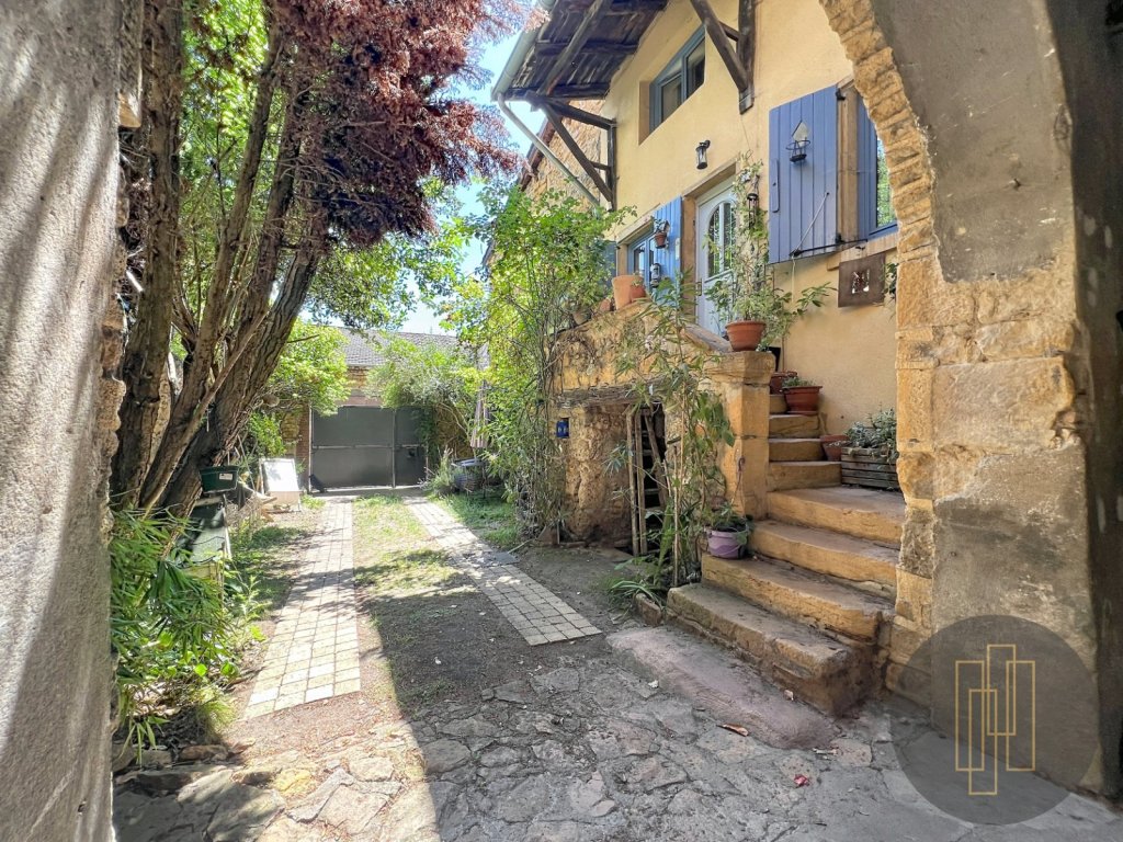 EXCLUSIVITE- CHESSY- MAISON EN PIERRES 100 m²
