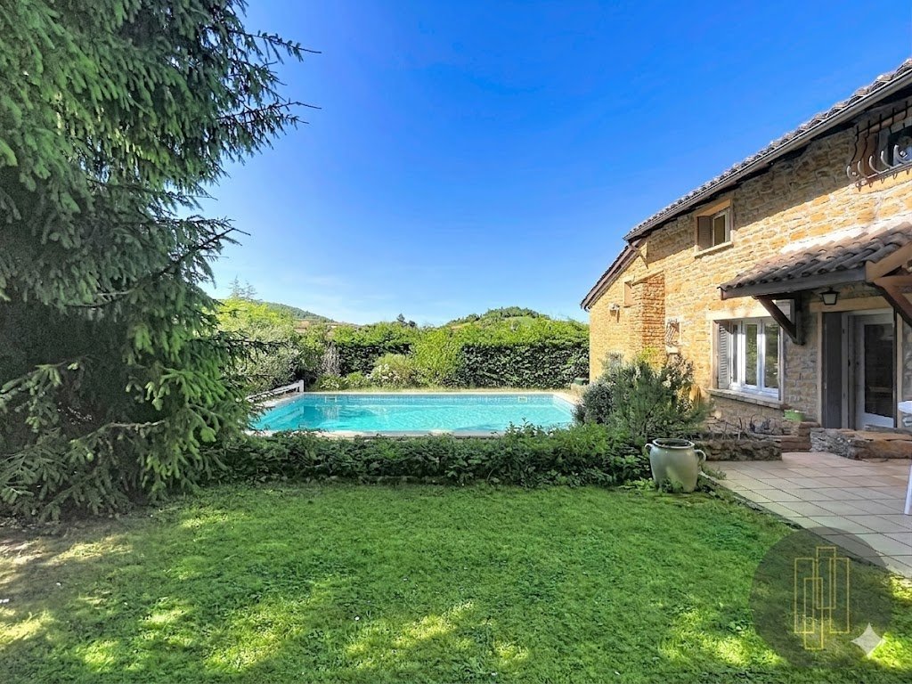 MAISON EN PIERRES DOREES VILLE SUR JARNIOUX