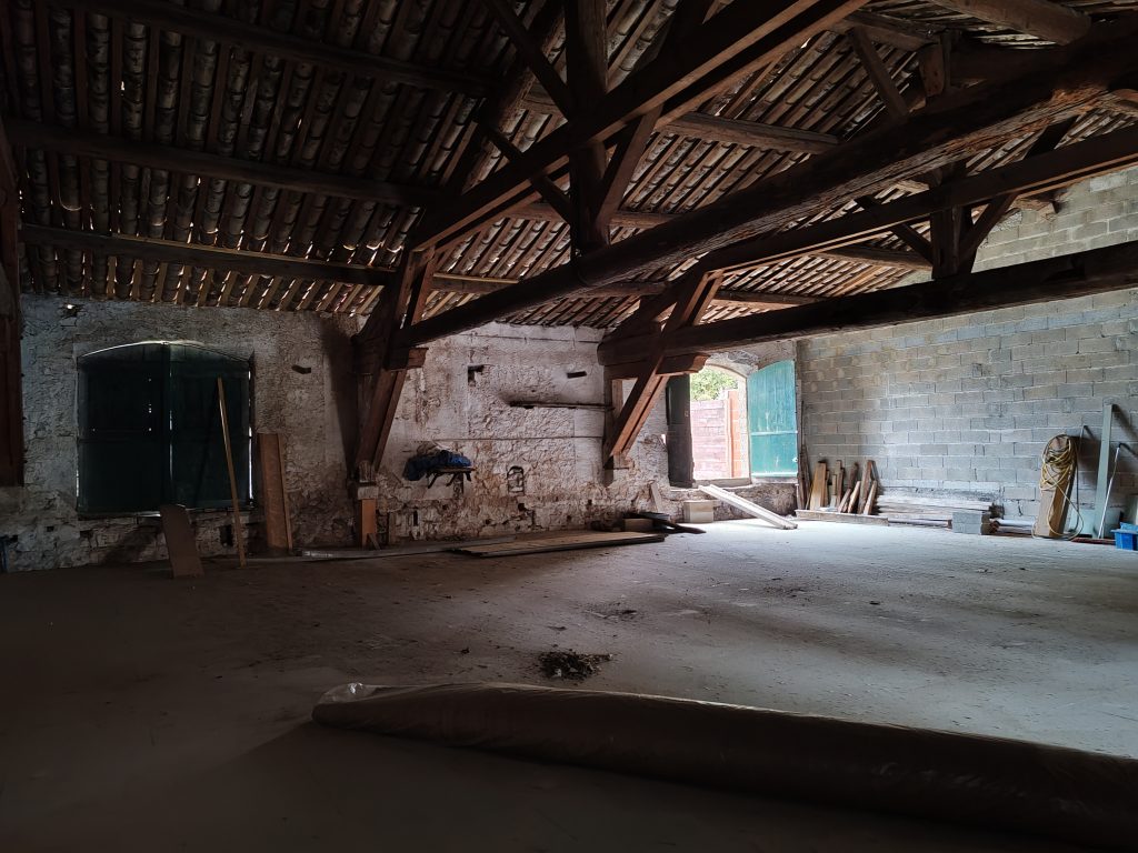 A VENDRE MAISON / HANGARD A RENOVER DE 170M2 + GARAGE DE 150M2 11440 PEYRIAC DE MER - Photo 3