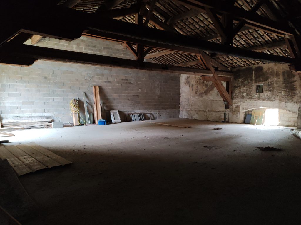 A VENDRE MAISON / HANGARD A RENOVER DE 170M2 + GARAGE DE 150M2 11440 PEYRIAC DE MER - Photo 4