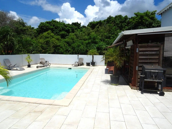 Maison quasi autonome ideale famille + appartement sur St François 779000 euros - Photo 3