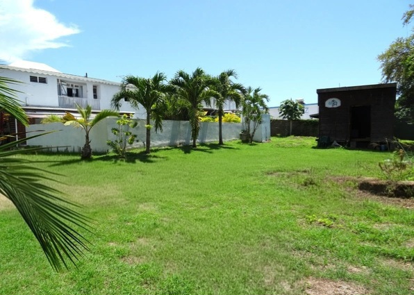 Maison quasi autonome ideale famille + appartement sur St François 779000 euros - Photo 5