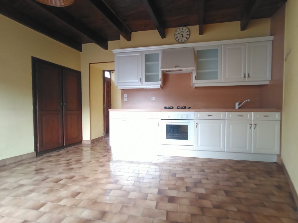 A VENDRE MAISON  - GARAGE- ST PONS DE THOMIERES 34220 - Photo 2