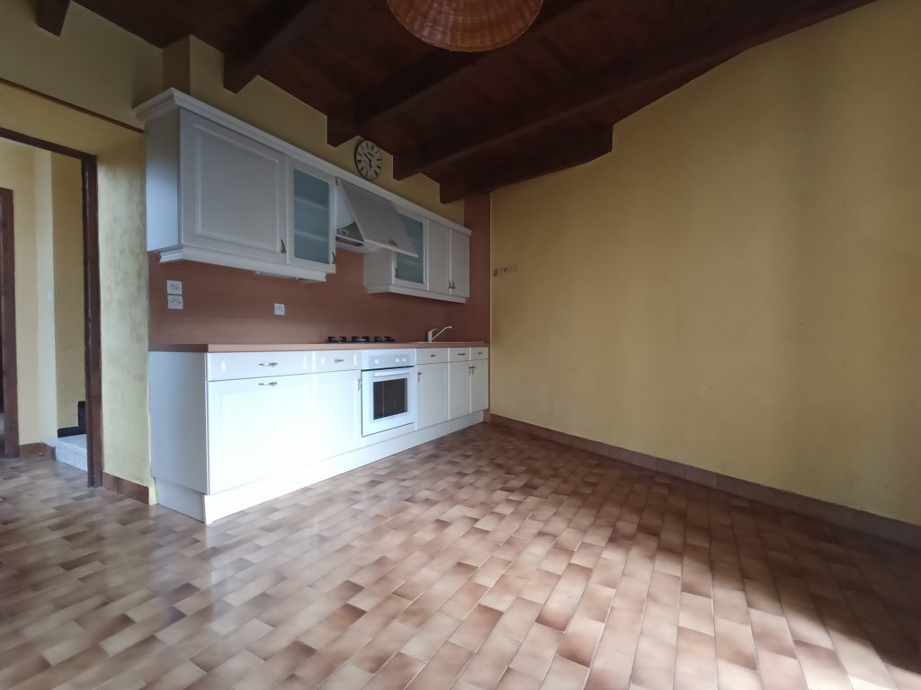 A VENDRE MAISON  - GARAGE- ST PONS DE THOMIERES 34220 - Photo 3