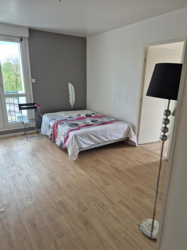 VILLEPREUX A VENDRE APPARTEMENT T2 46.53 M2 AVEC BALCON - Photo 2