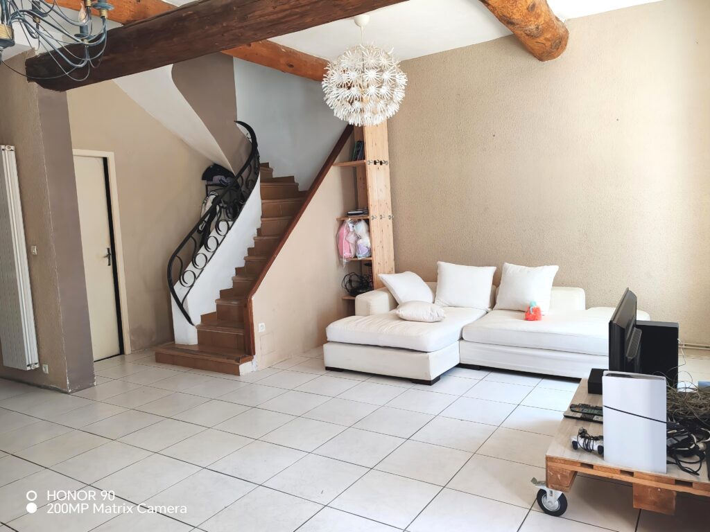 Maison de Village en R+1 95m2 hab T4 + Garage/Atelier - Photo 3