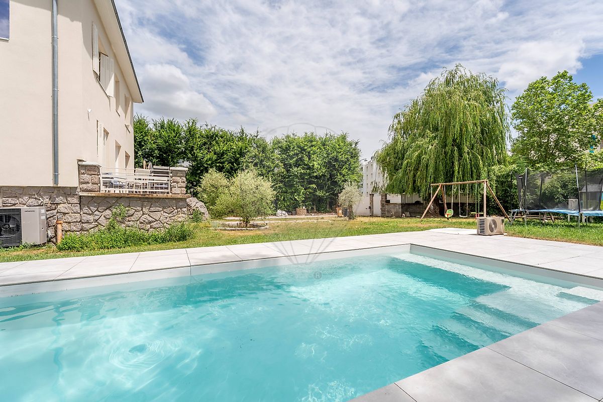 Maison 6 chambre(s) à vendre