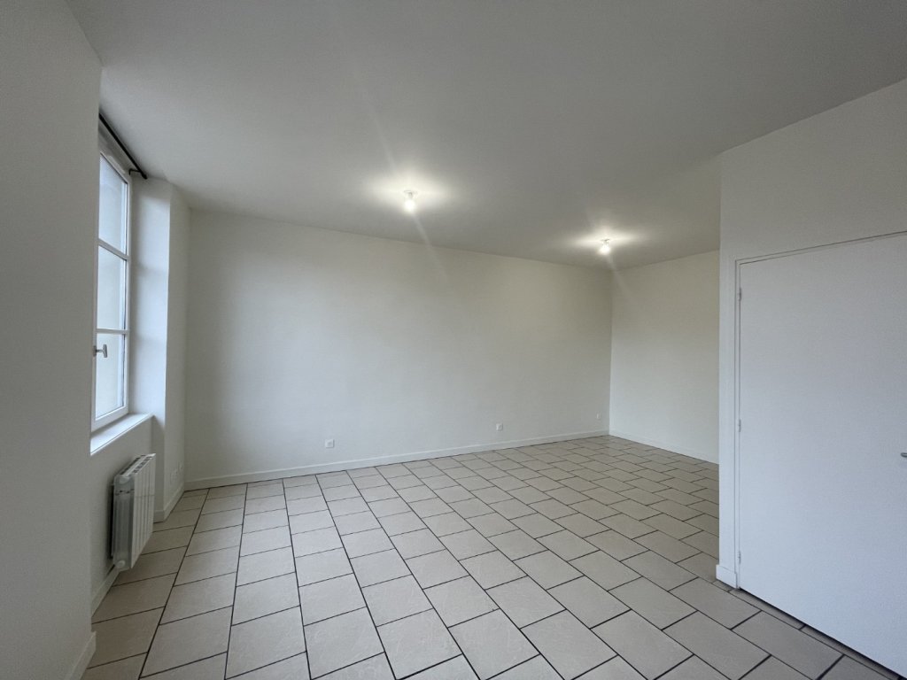 Studio - Photo 4