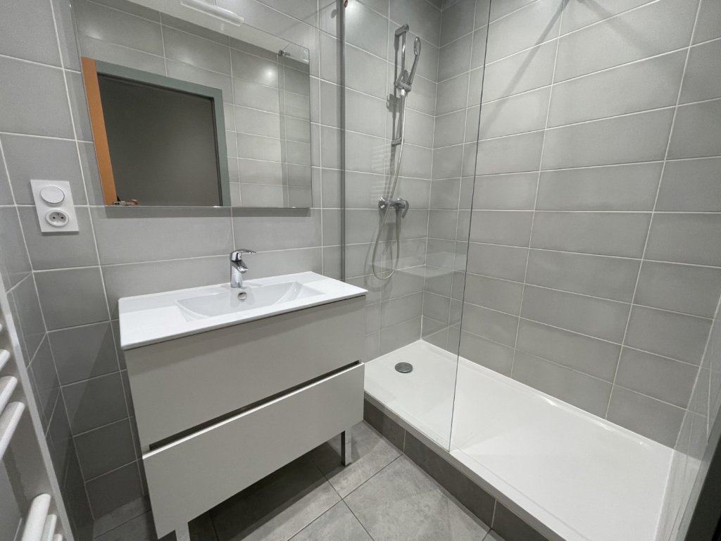 T2 - Photo 3