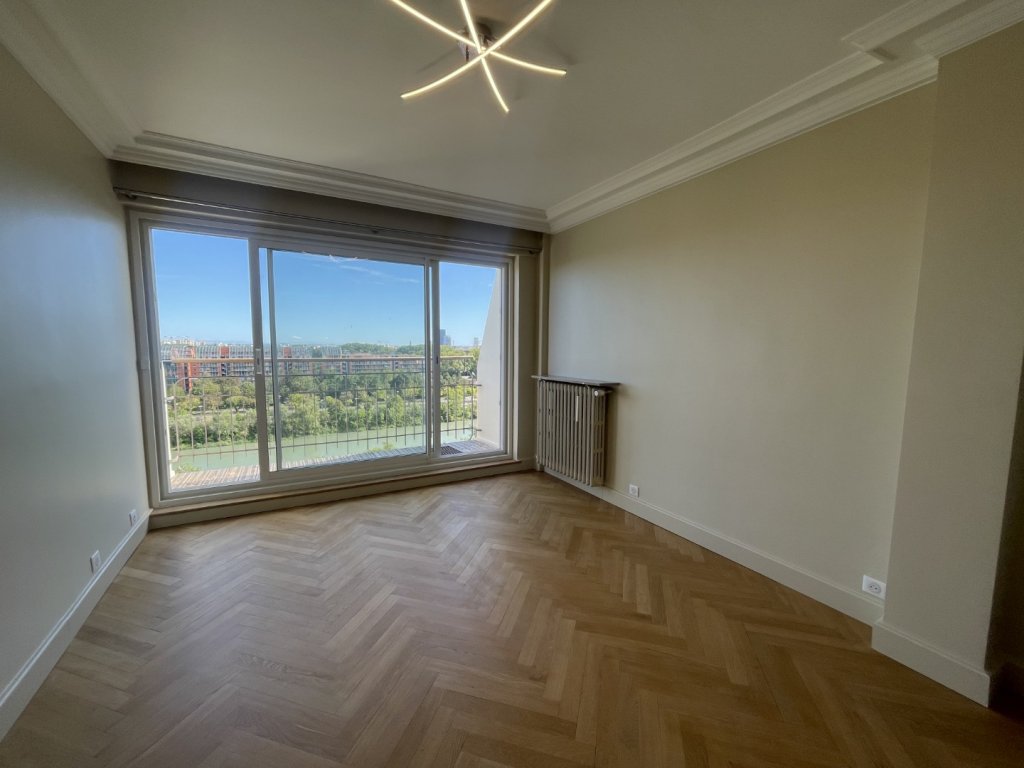 T3 - Photo 2