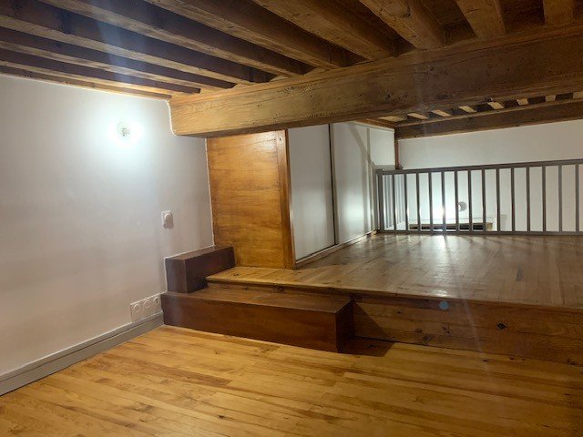 Studio - Photo 3