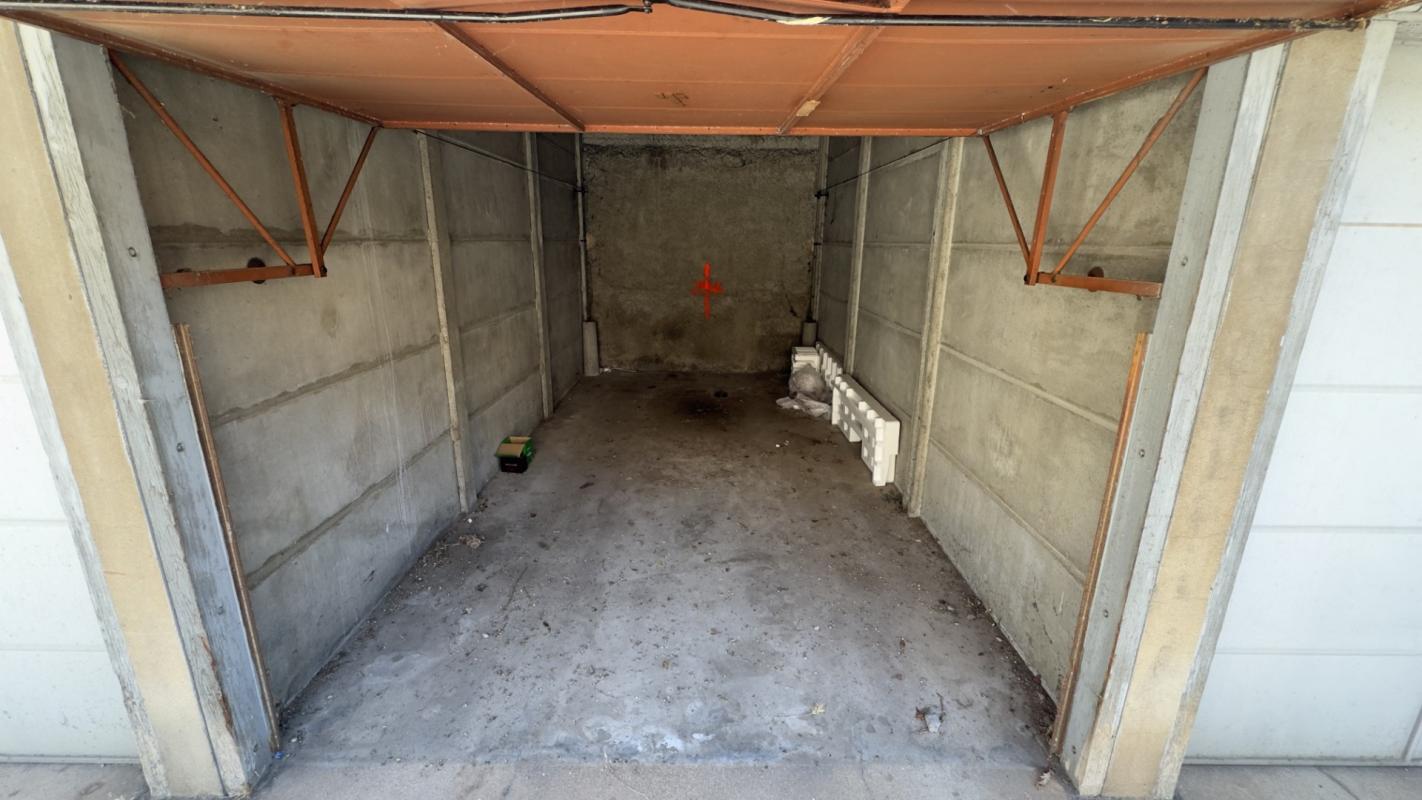 Garage/box