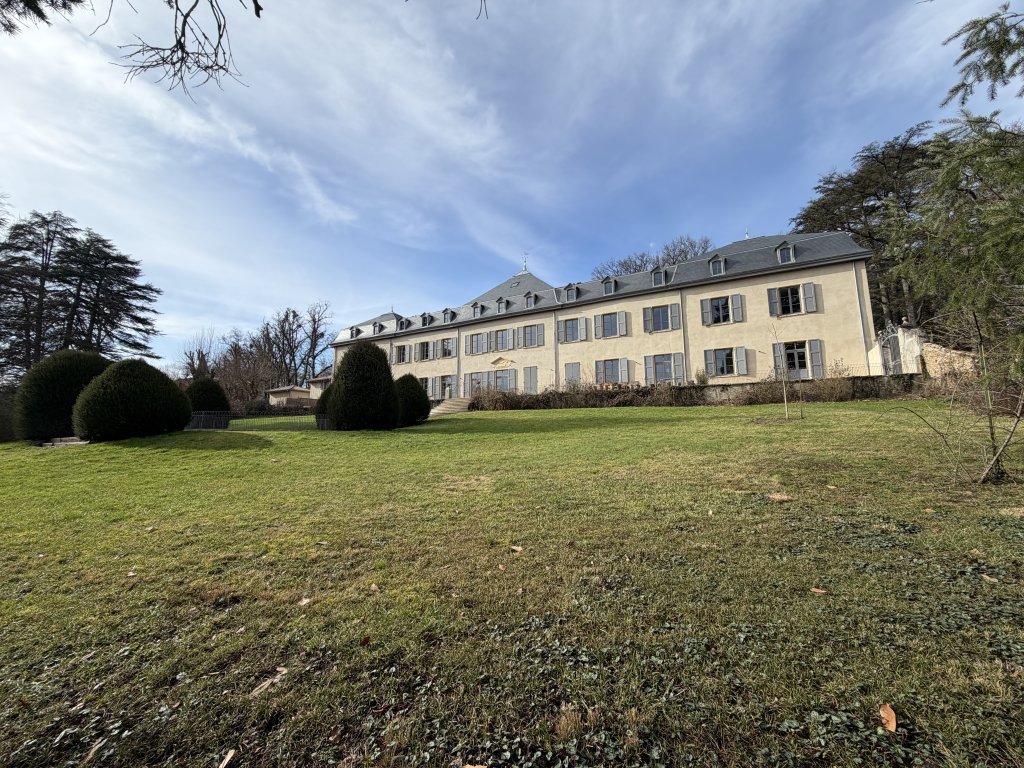 Appartement à louer, 2 pièces, 39 m², Charbonnieres Les Bains