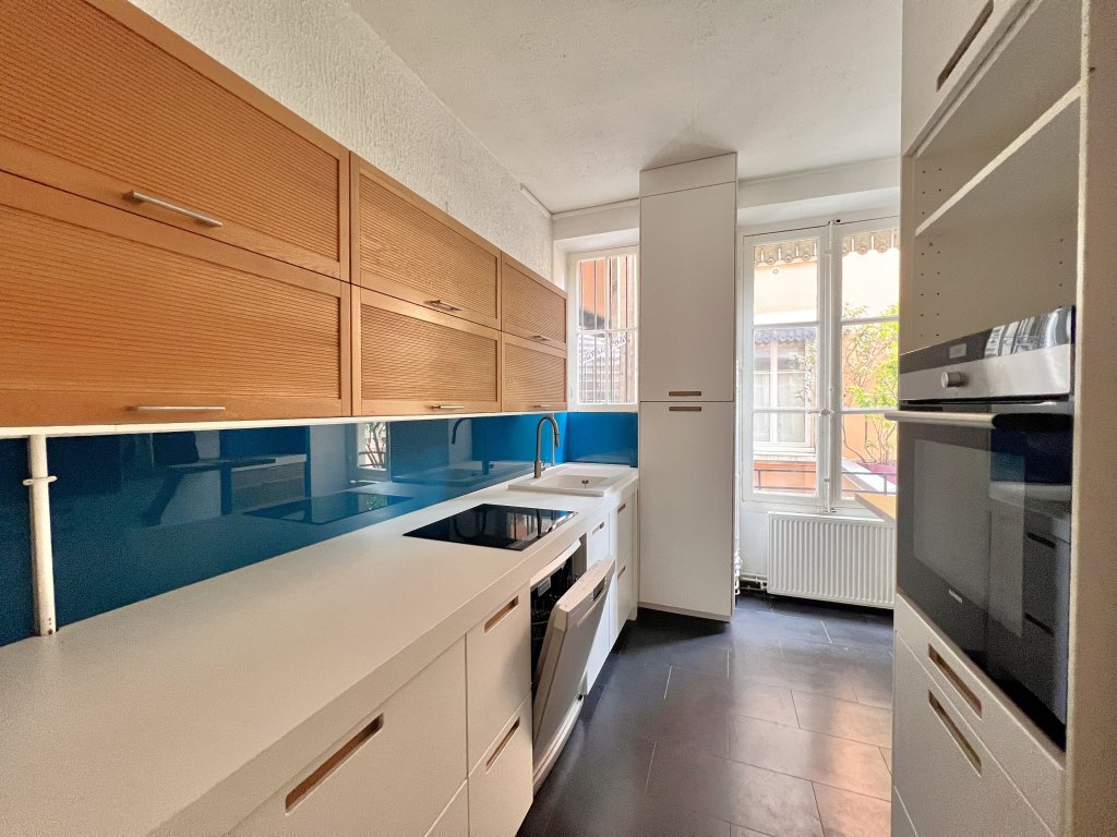 T3 D'EXCEPTION AVEC TERRASSE / PROXIMITE PLACE SATHONAY - Photo 3