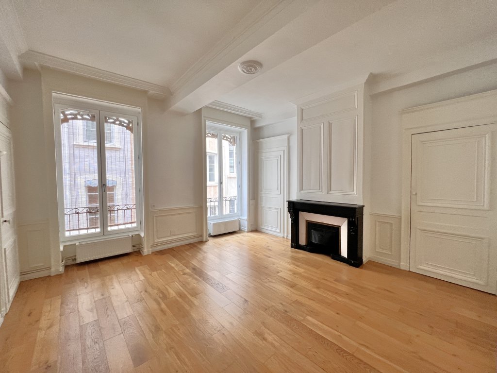 T3 D'EXCEPTION AVEC TERRASSE / PROXIMITE PLACE SATHONAY - Photo 4