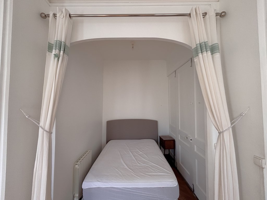 T1 MEUBLE - Rue de Marseille - Secteur Jean MACE - Photo 4