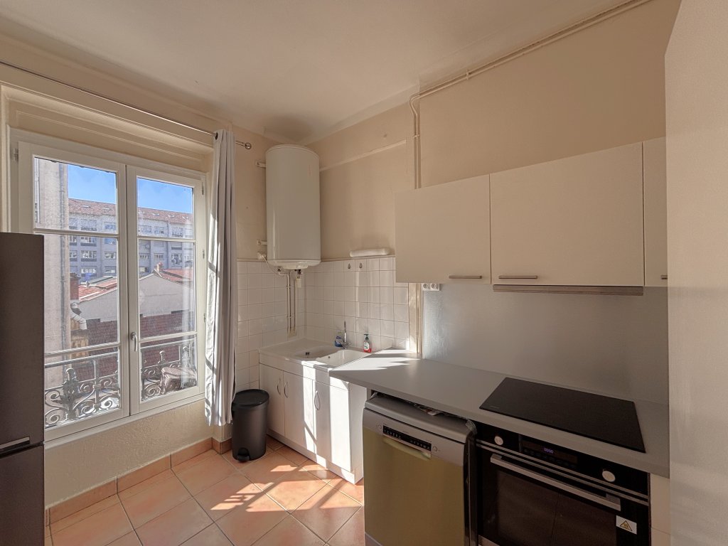 T1 MEUBLE - Rue de Marseille - Secteur Jean MACE - Photo 5