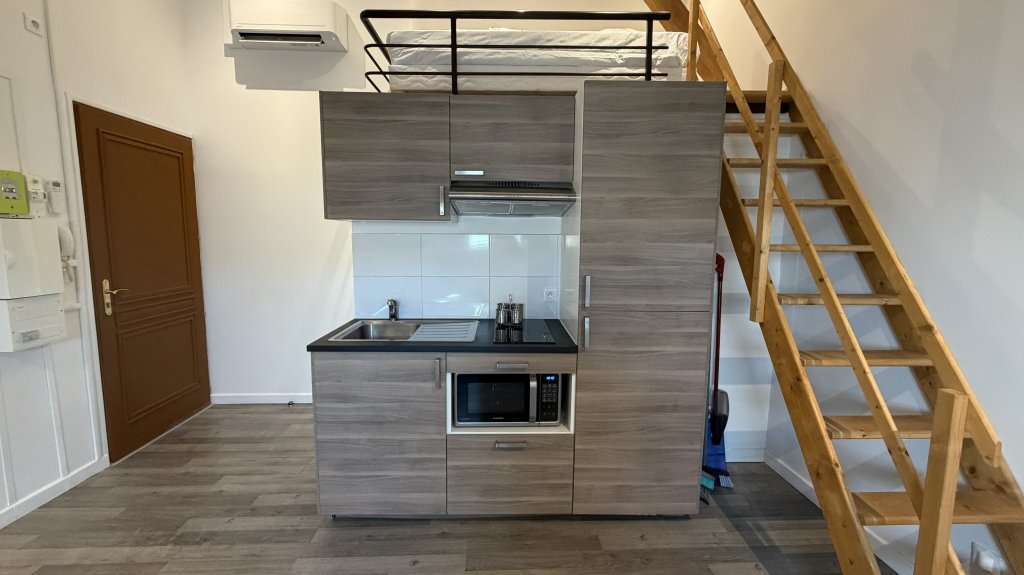 STUDIO MEUBLE - Rue de Marseille - Secteur Jean MACE - Photo 2
