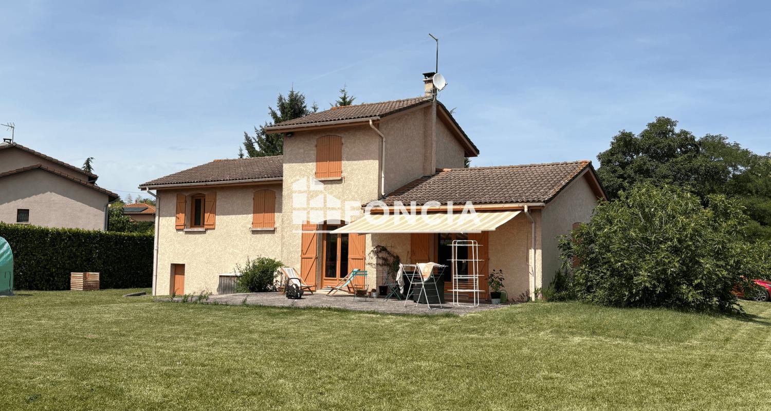 PEROUGES - MAISON 5 PIECES SUR UN TERRAIN DE 1500 M²