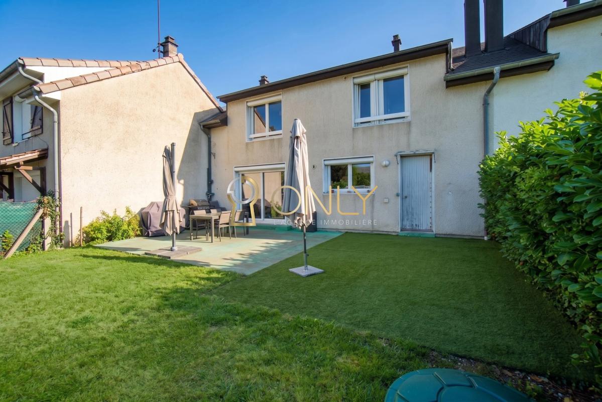 Massieux - Maison - 116 m² habitables - 4 chambres - Garage