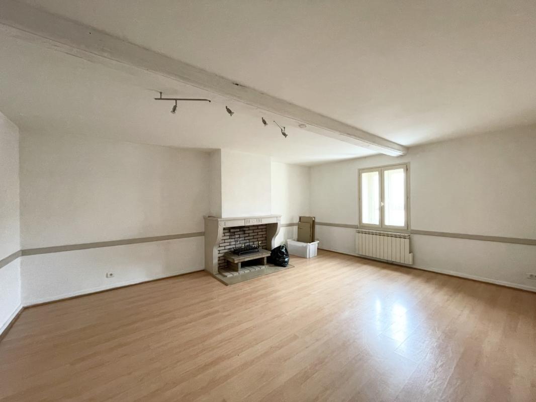 Sur la commune de CERCIE, Appartement T4 de 102 m² en DUPLEX !