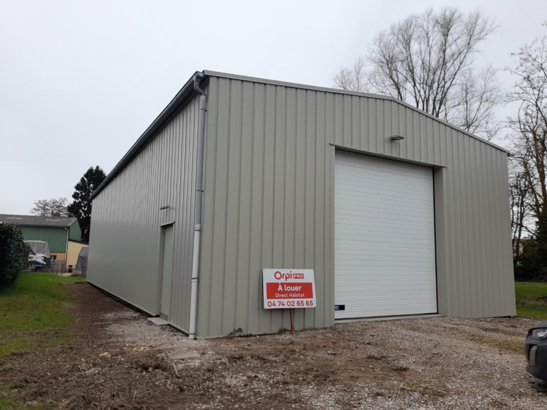 ST-ÉTIENNE-SUR-CHALARONNE – Local de stockage 200 m² avec terrain