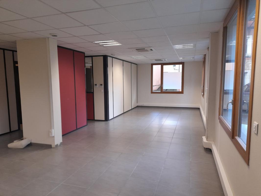 LOCAL PROFESSIONNEL de 92 m² rue Auguste Aucour à VILLEFRANCHE SUR SAONE