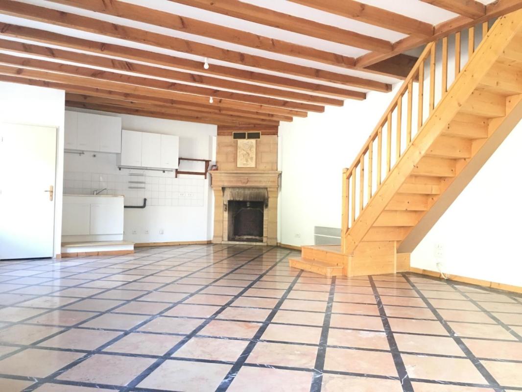 Maison T4 de 100.83m² avec terrain sur la commune de St GEORGES DE RENEINS !