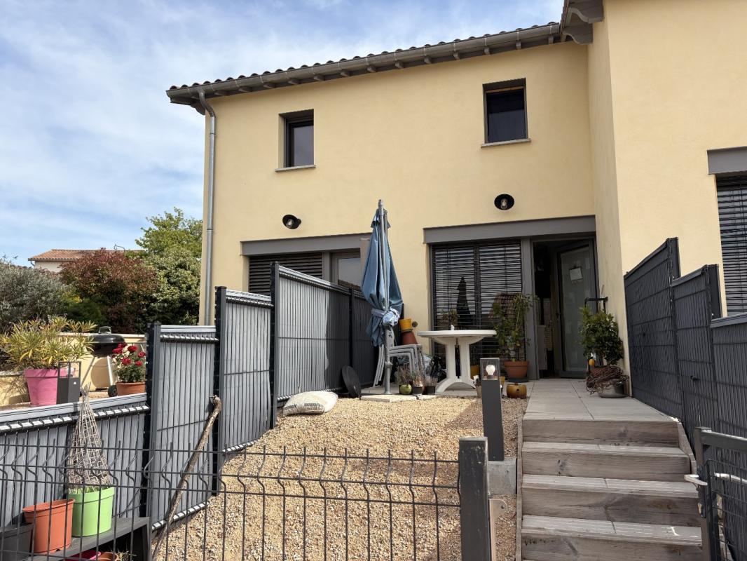Petite maison T3 de 57m² avec terrasse à LANCIE !