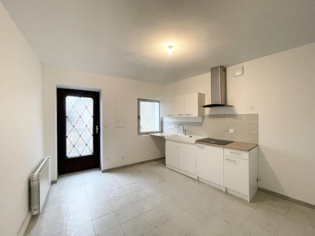 Sur la commune de CHARENTAY, T3 de 44 m² !