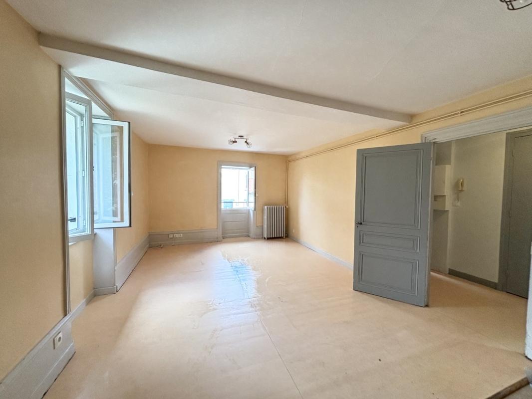 Au centre du village de FLEURIE, T2 de 44m² !