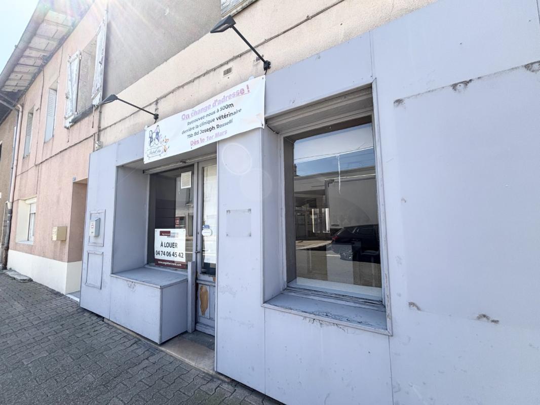 Sur la Rue de la République à BELLEVILLE EN BEAUJOLAIS, local commercial de 35m² !