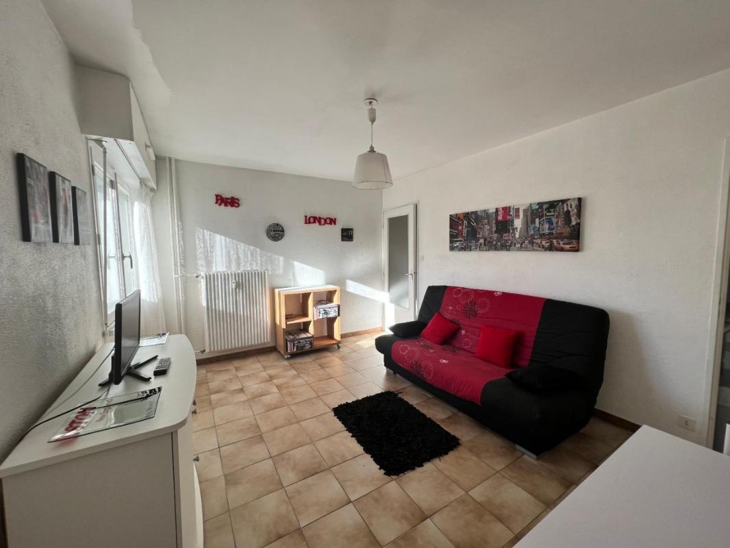 STUDIO MEUBLE DE 23m² à MACON