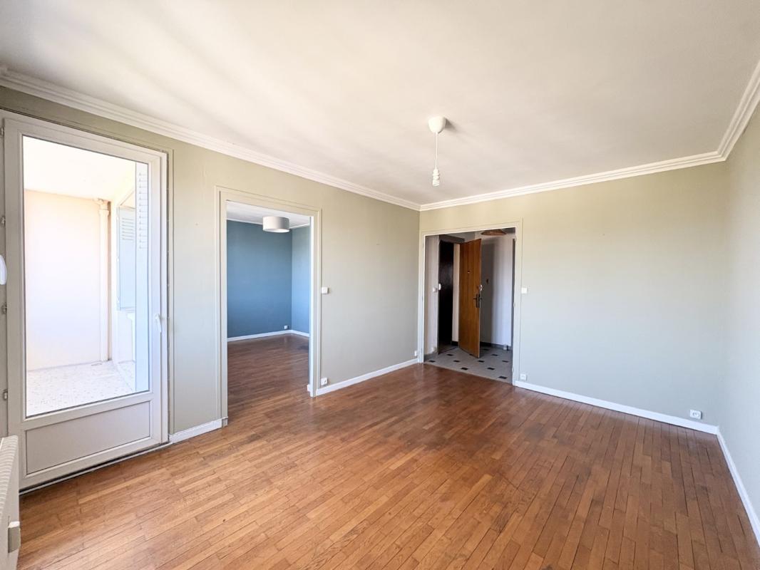 A LOUER, T3 de 68 m² avec balcon et vue dégagée à BELLEVILLE EN BEAUJOLAIS