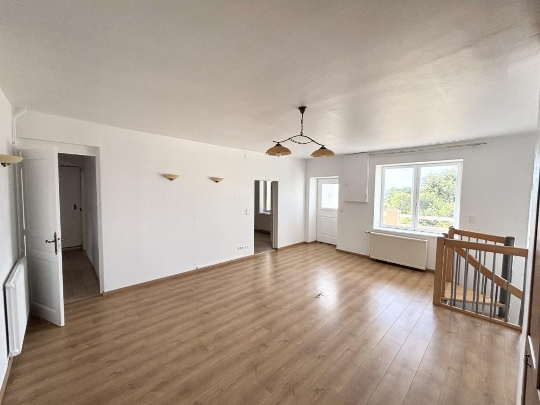 Appartement T6 de 174,21 m² à Belleville en Beaujolais !