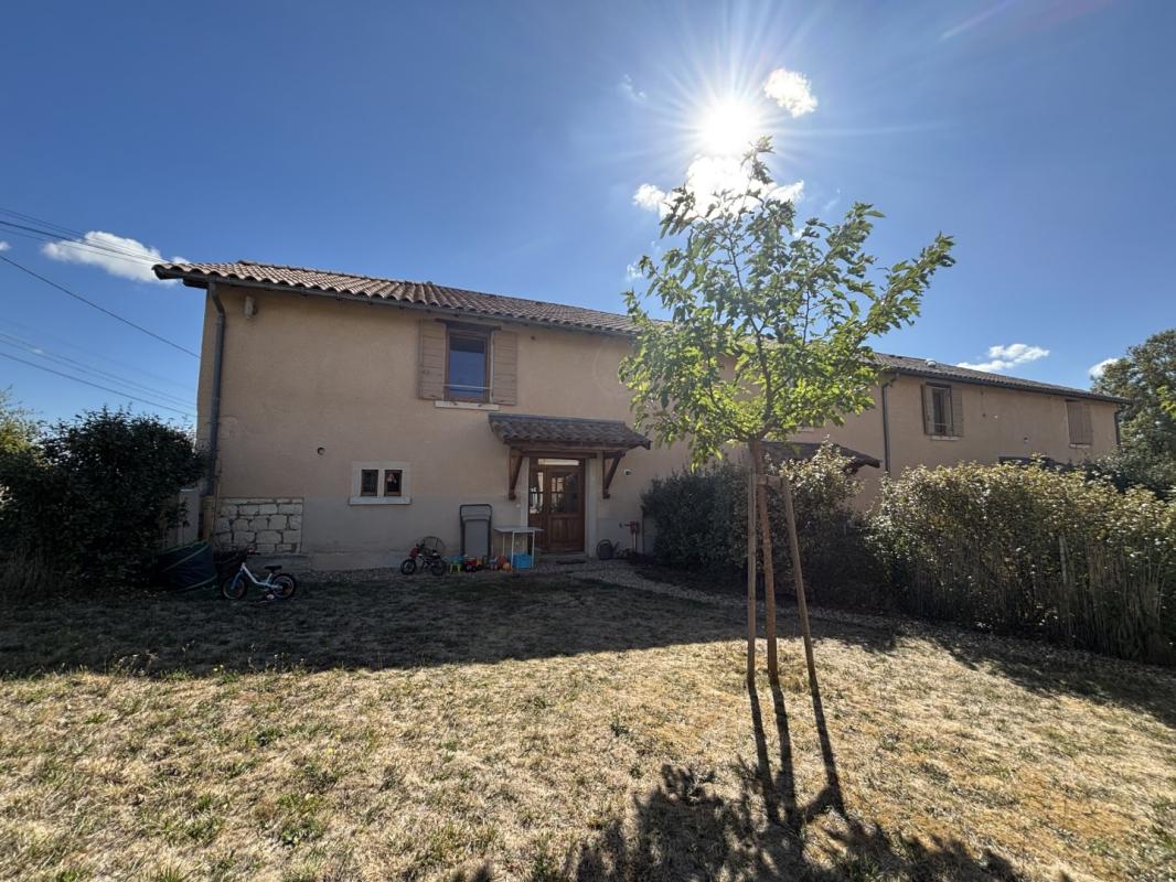 Sur la commune de CHARENTAY, MAISON T3 en duplex de 85m² !