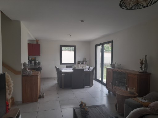VILLA T5 DE 110 m² avec terrain à MONTMERLE SUR SAONE !