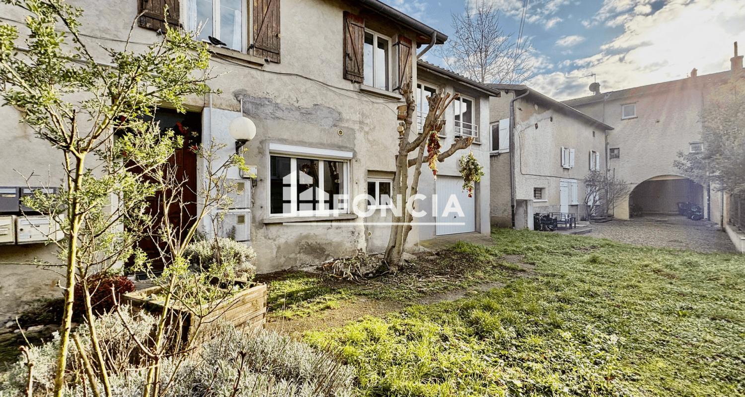 CENTRE CRAPONNE STUDIO AU CALME SANS VIS A VIS