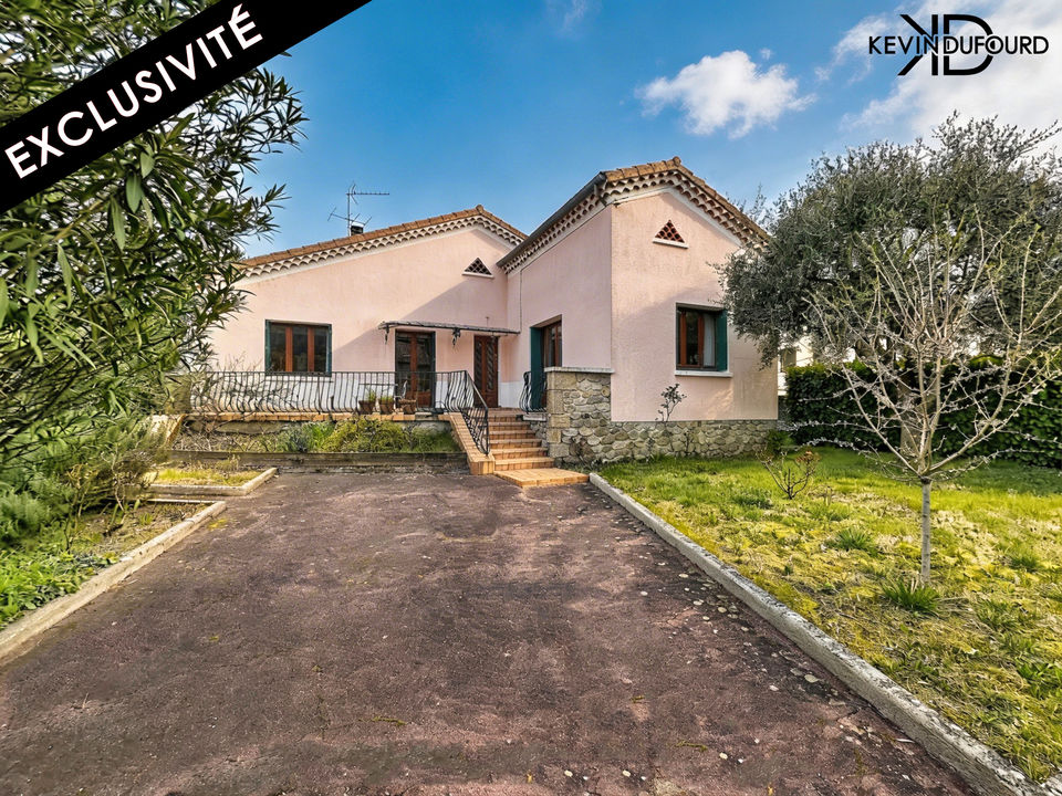 Maison de 125m² sur un terrain de 1450m² à LABEGUDE