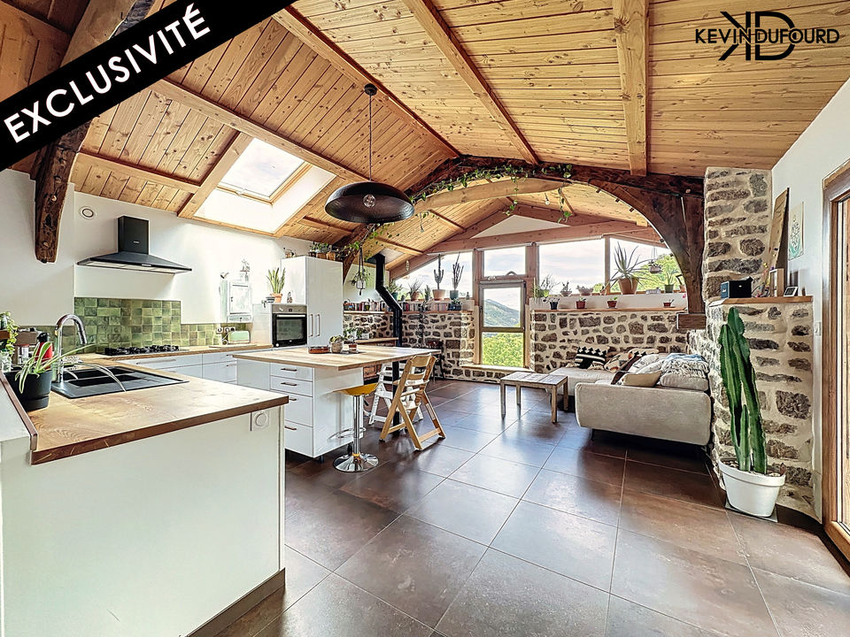 Maison avec gîte de 140m² sur un terrain de 1,9 Hectares à