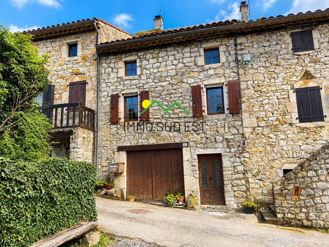 Maison de village en pierre